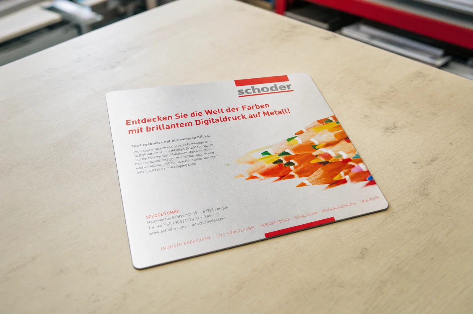 Digitaldruck Metall – mehrfarbiger Druck auf Bauteilen bei Schoder Langen